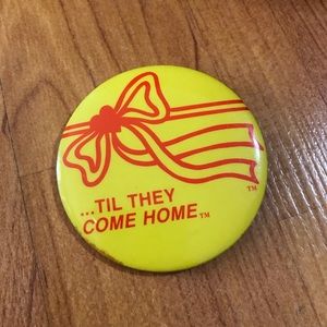 Til they come home pin Vtg 1991 Pinback Button Pin Yellow Ribbon Troops 2.25"